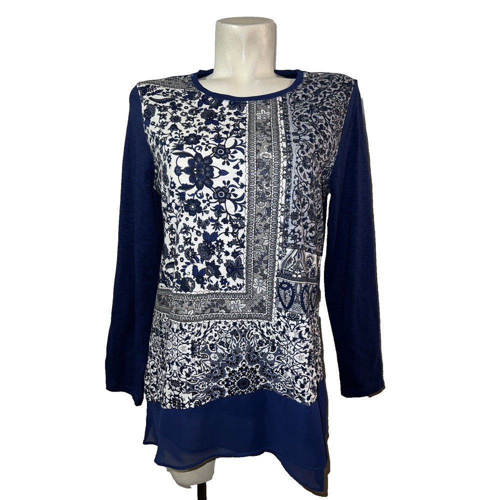 Chicos Blue White Floral Medallion Mixed Media Knit Top Size 1 US Medium Lng Slv